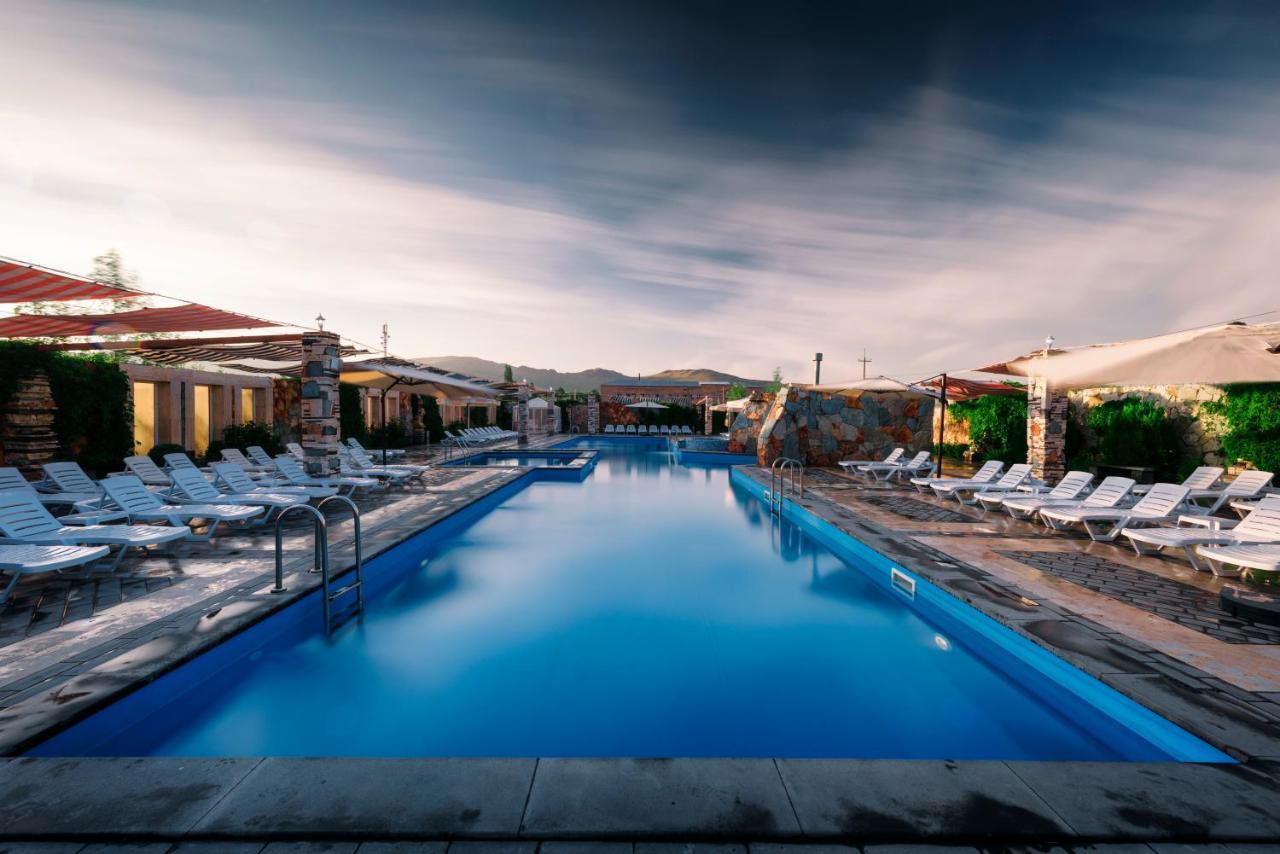 Maria Resort Sevan Exterior photo